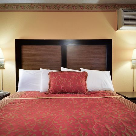 Vagabond Inn Сънивейл Екстериор снимка